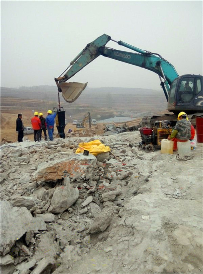 江苏连云港开采的石头用岩石机进口厂家