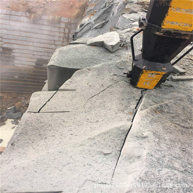 吐鲁番路桥挖地基石头劈裂机低成本设备