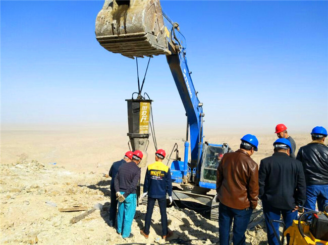 安徽六安破石头机器矿山开采大型劈裂棒制造商
