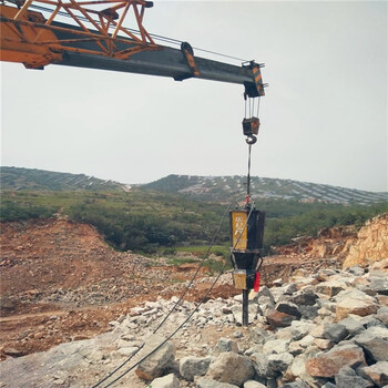 江西南昌开采矿山开挖石头分石机大型劈裂机包安装