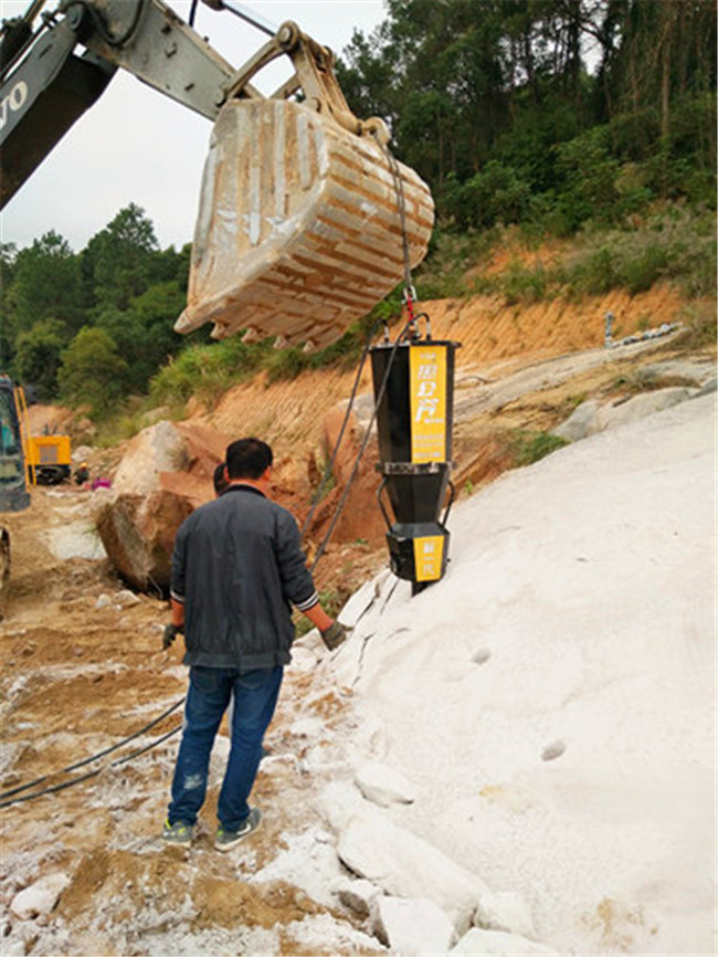 梧州桂林石英矿山开采不能使用爆破用开山斧开采成本