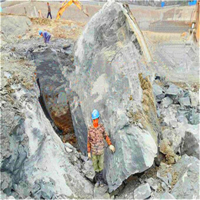 江苏泰州城建挖基坑遇到岩石破石机性价比不错