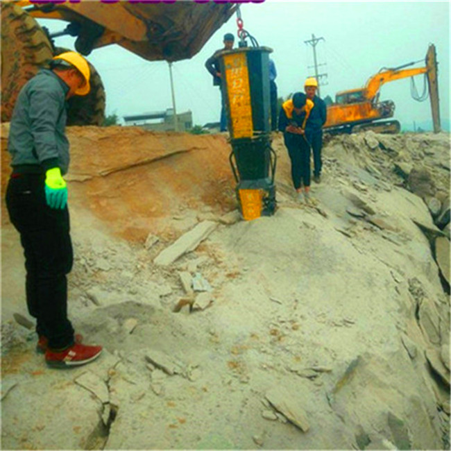 板材厂城市建设石方开挖劈裂机成本多少云南景洪市