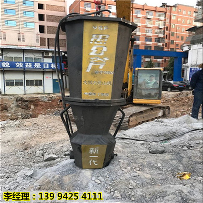 江苏徐州高速公路二次改建破石头劈裂机-做工精细