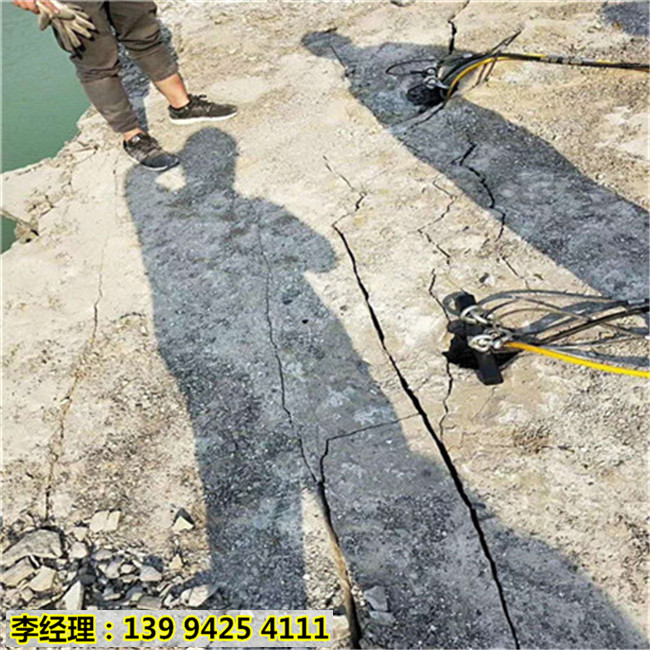 广东梅州土石方工程开挖岩石太硬液压劈裂机实力雄厚