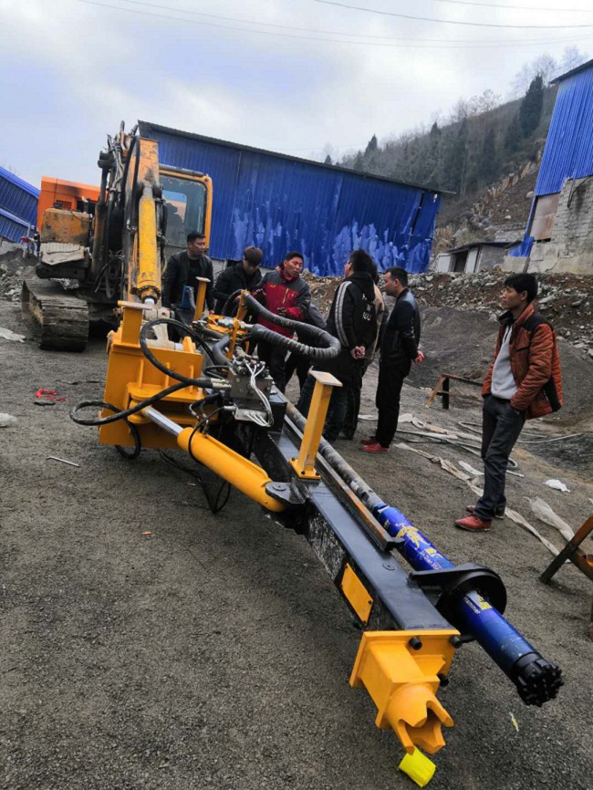 廣東中山修路不能放炮靜態(tài)破石機