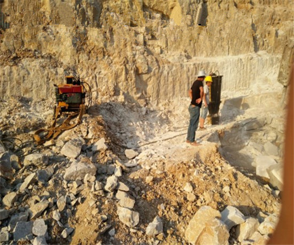 莱州河道扩建挖掘矿山石头开采液压劈裂棒视频参数