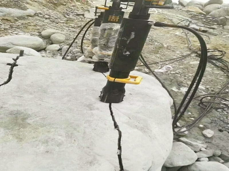 莱州河道扩建挖掘矿山石头开采液压劈裂棒视频参数