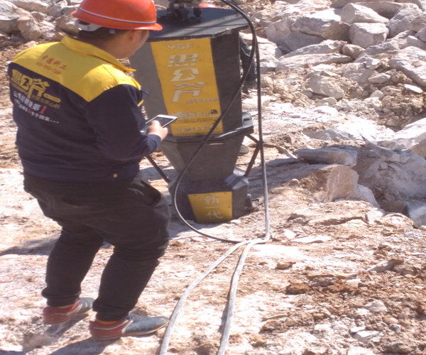 安徽德国露天矿山开采破石设备简单操作