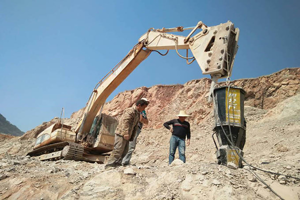 高阳县修路石头硬破石头机器生产视频