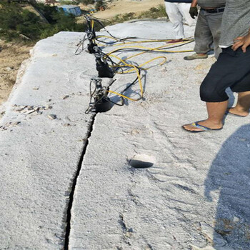 开采岩石效率比较高的破石设备巴音喀什新闻报道