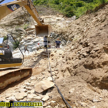 西双版纳公路修建破石头机器-一套多少钱