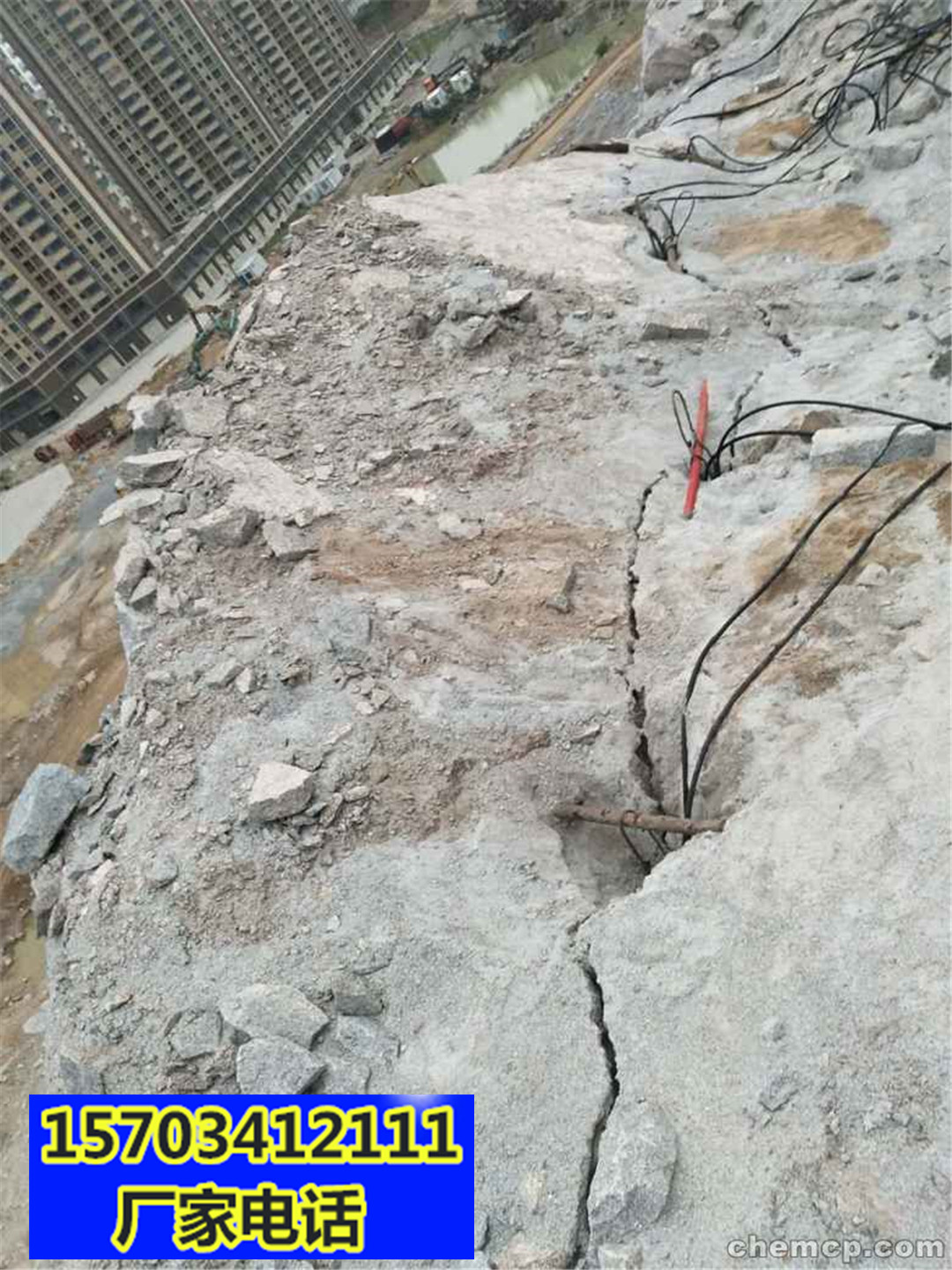 海北城市开挖地基开石机矿山开采机器一新闻报道