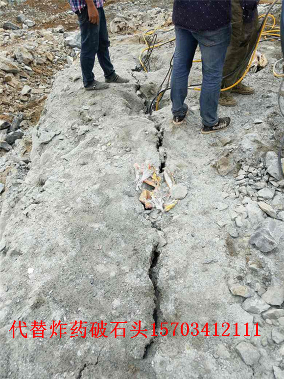 濮陽(yáng)劈裂機(jī)好還是劈裂棒好-破硬石頭