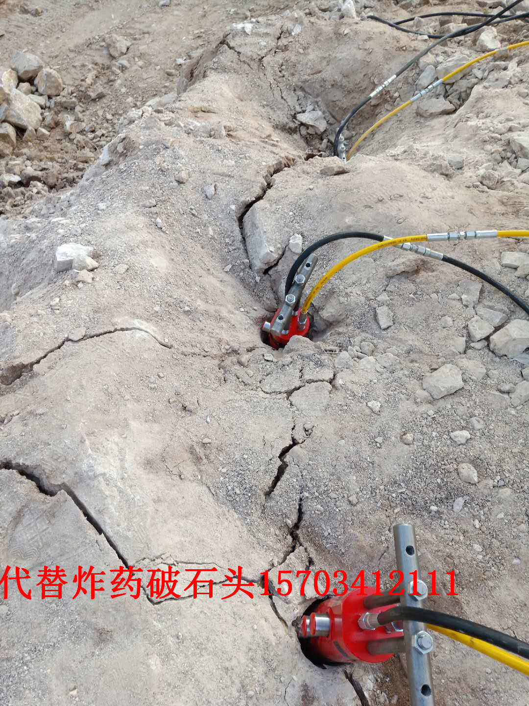 南京礦山開采石頭很硬的花崗巖怎么快速破裂-技術指導