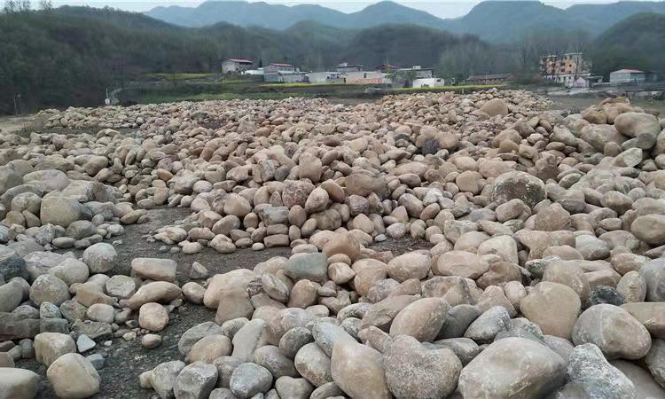 商洛湖州河岸石水冲石河岸石开采基地