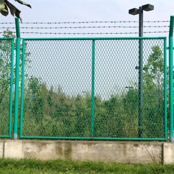 护栏网防护栅栏公路护栏球场围栏网各规格均可定制