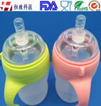 生产厂家批发婴儿硅胶奶瓶广口径防胀气带手柄硅胶奶瓶婴儿用品