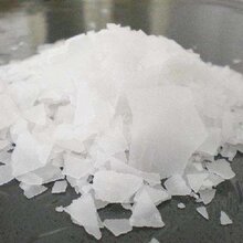 河北省邢台市酸碱综合君正99片碱生产商污水处理君正99片碱图片
