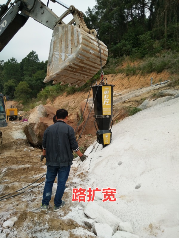 石头太硬开采不出来石裂机--国内好牌子内蒙包头