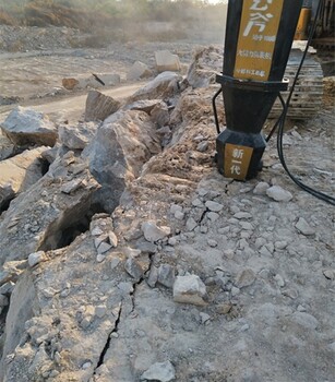 大型房地产基坑开挖遇到坚硬的岩石有什么机械破碎--矿山老板都在使用