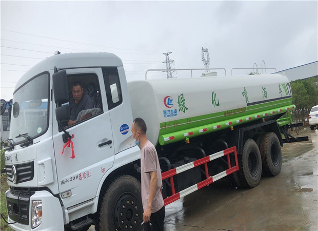 温泉水送水车