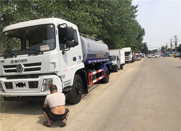 大兴安岭生活用水运输车