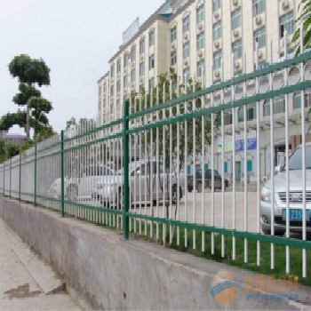 小區(qū)防護柵欄