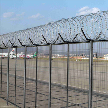 大量库存机场护栏围网框架护栏网欢迎订购批发包塑铁丝护栏网