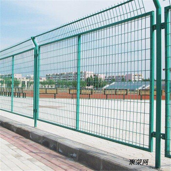 供应铁路框架护栏网绿色铁丝养殖网场地围墙框架护栏