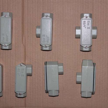 台儿庄区BHC-G3/4四通铸铝防爆穿线盒