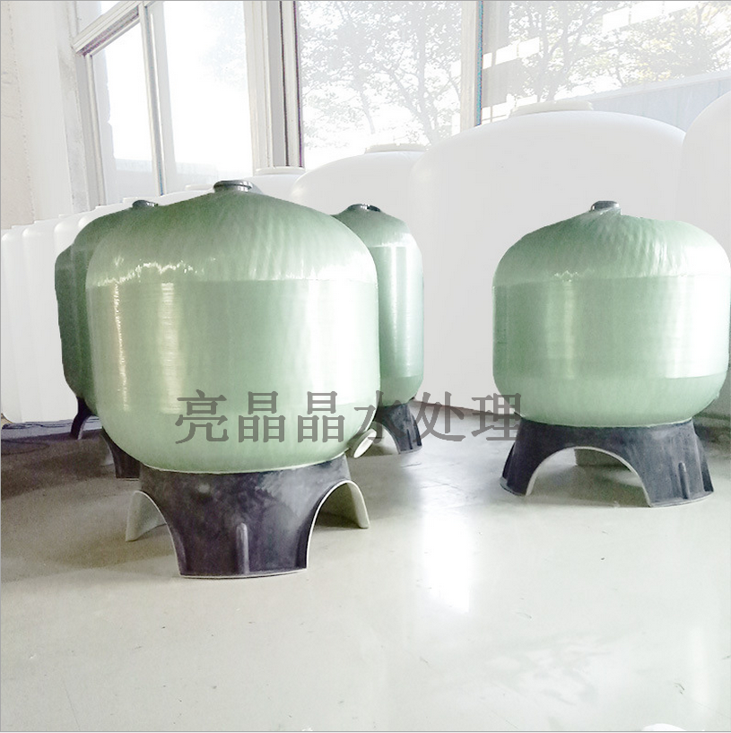 山东现货直销直径1.2高度2.4米软化水玻璃钢罐子质量保证