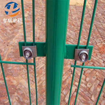 供應(yīng)雙邊絲護(hù)欄定制批發(fā)雙邊絲市政圍欄網(wǎng)