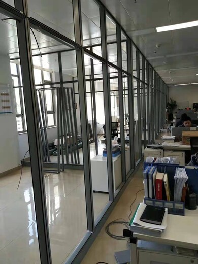潮州玻璃隔断，办公室双层玻璃带百叶隔断厂家