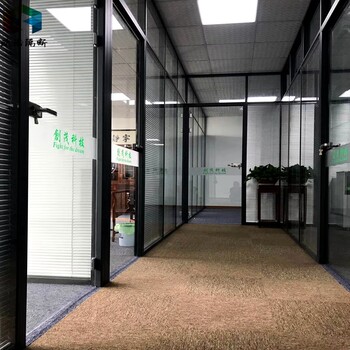 济南玻璃隔断高隔间在写字楼办公室风头正盛！