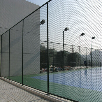 雄丰铁丝网围栏体育场安全防护网喷塑运动球场围栏网球场围栏网