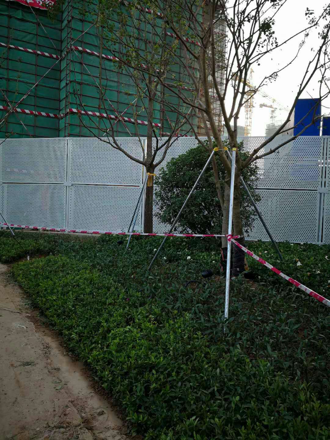 广东广州冲孔板护栏厂家批发沿海防风围挡建筑工地专用基坑围栏