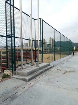 广东广州运动场防护网操场球场护栏网笼式羽毛球场围网