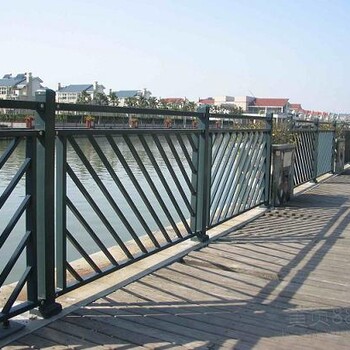 广东中山交通分隔护栏人行道河道铁栏杆锌钢市政道路隔离栏