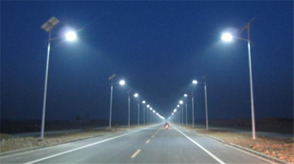 山南地区扎囊县太阳能6米路灯价格当地灯具厂市场价多少