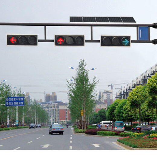 云阳县太阳能路灯价格7米公路安装厂家供应