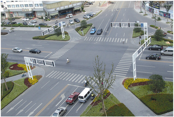 黔东南黄平县太阳能路灯价格7米公路安装厂家供应