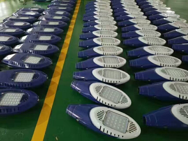 河北沧州孟村圆杆6米高路灯太阳能生产厂家