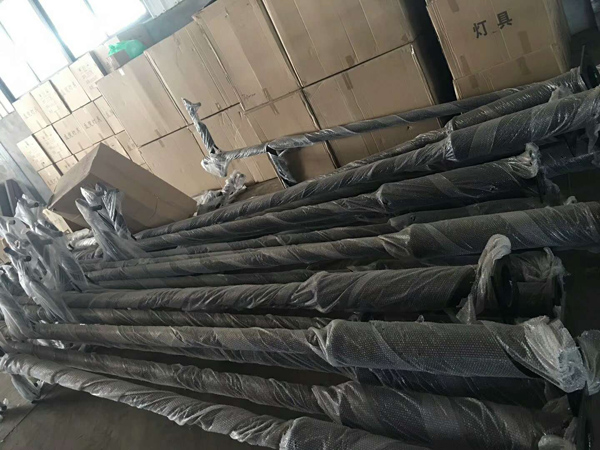 平坝县太阳能路灯含电线地脚笼螺丝厂家供应