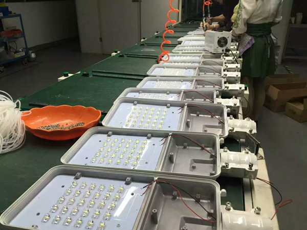 亳州蒙城县太阳能庭院灯全套起卖厂家供货