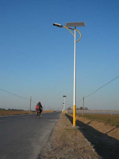 宜宾高县太阳能路灯价格一套含税运费全包每日报价