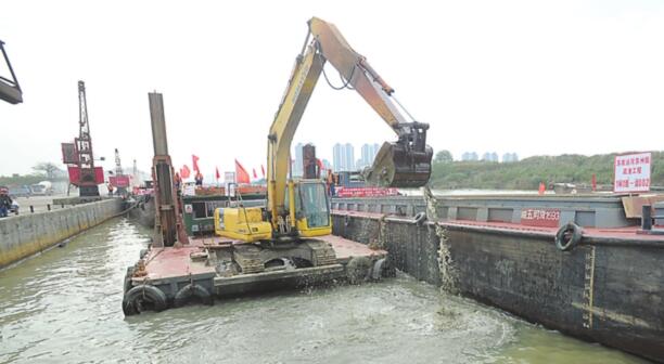 挖泥船清淤_辽宁抚顺市链斗式工程船清淤单位/公司电话