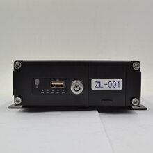 AHD新款双SD卡1080P车载录像机图片