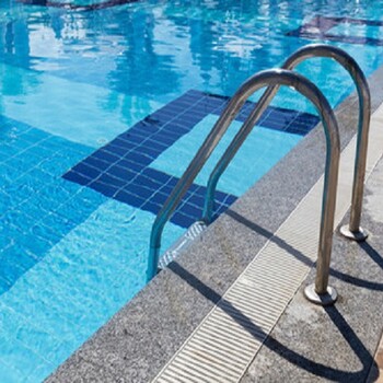 游泳池水处理设备景观水处理设备、游泳池沙钢罐