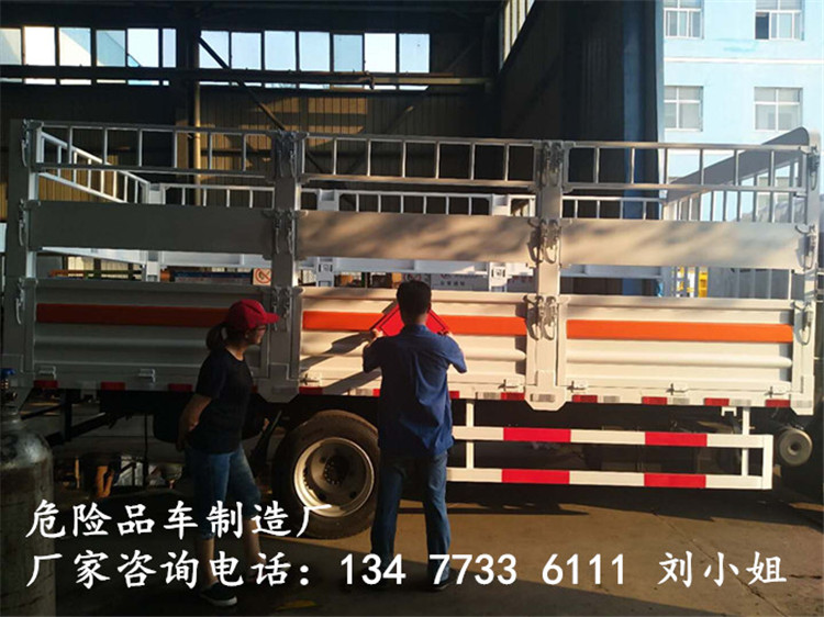 东风天锦6.2米氧气瓶运输车图片